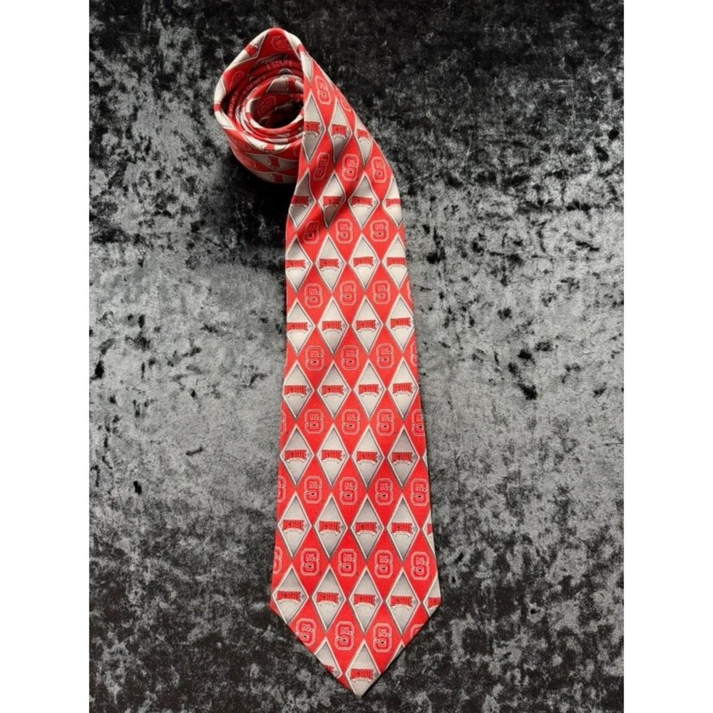 NC State Wolfpack Eagle Neckwear 100% Silk Tie Red Gray NCSU Necktie